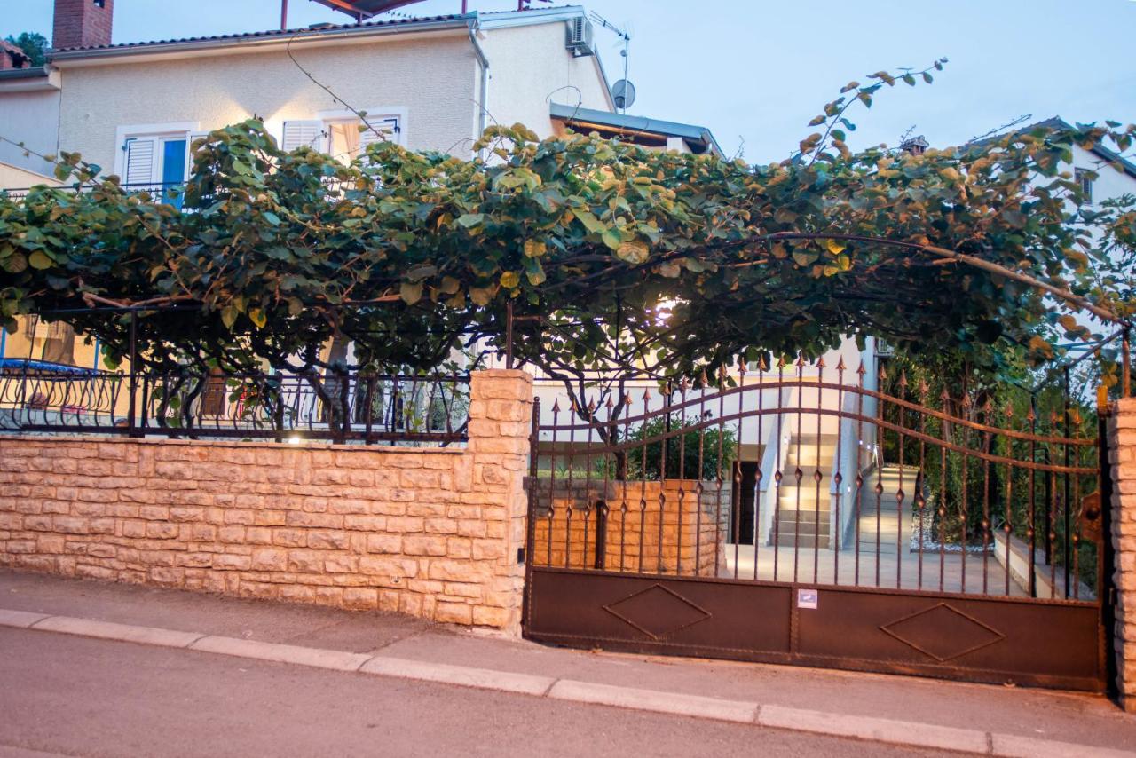 Wellness Studio D'Or - Exclusive New Apartment With Whirlpool, Sauna, Sunny Terrace, Private Parking Пореч Экстерьер фото
