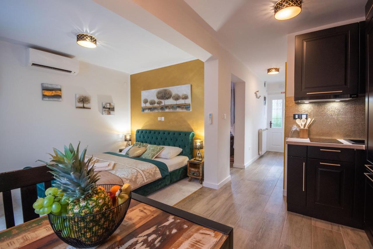 Wellness Studio D'Or - Exclusive New Apartment With Whirlpool, Sauna, Sunny Terrace, Private Parking Пореч Экстерьер фото
